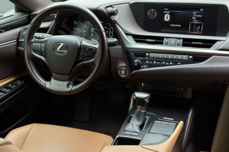 Used Lexus ES 2020 200 Excellence Edition
