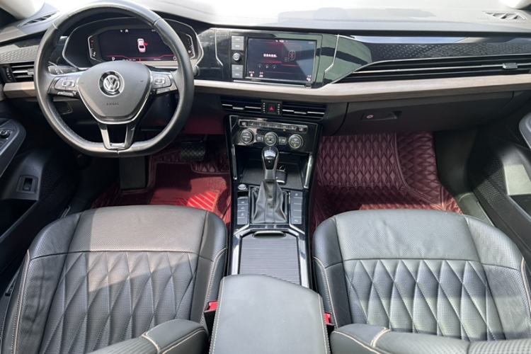 Used Volkswagen Passat 2019 330TSI Luxury Edition China VI Standard
