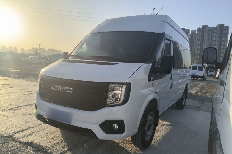 Used JMC Fushun 2025 2.0T 8AT Diesel Mid-Roof Mid-Height Commercial Multi-Purpose 7-Seater Passenger Vehicle

