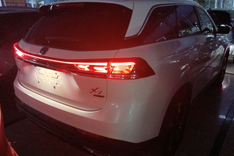 Used Changan X7 PLUS 2024 1.5T Automatic Luxury 7-Seater
