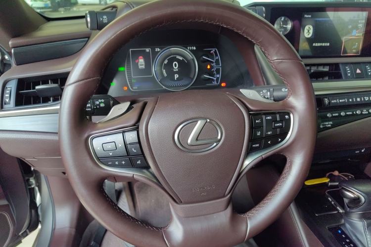 Used Lexus ES 2018 300h Premier Edition China VI Standard