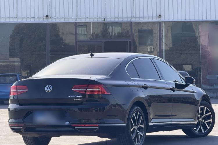 Used Volkswagen Magotan 2017 330TSI DSG Luxury Model
