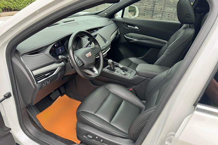 Used Cadillac XT4 2018 28T Two-Wheel Drive Leading Version
