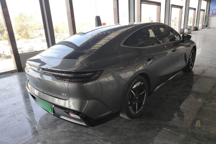 Used  E8 2024 550 km Range Rear-Drive Dragon Edition
