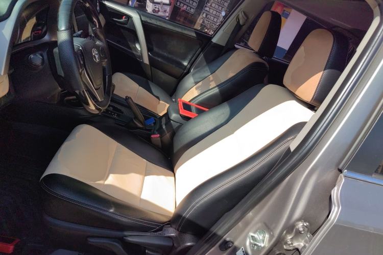 Used Toyota RAV4 2016 2.0L CVT Two-Wheel Drive Fashion Edition China V Standard
