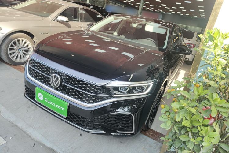 Used Volkswagen Passat 2023 330TSI Starry Luxury Edition