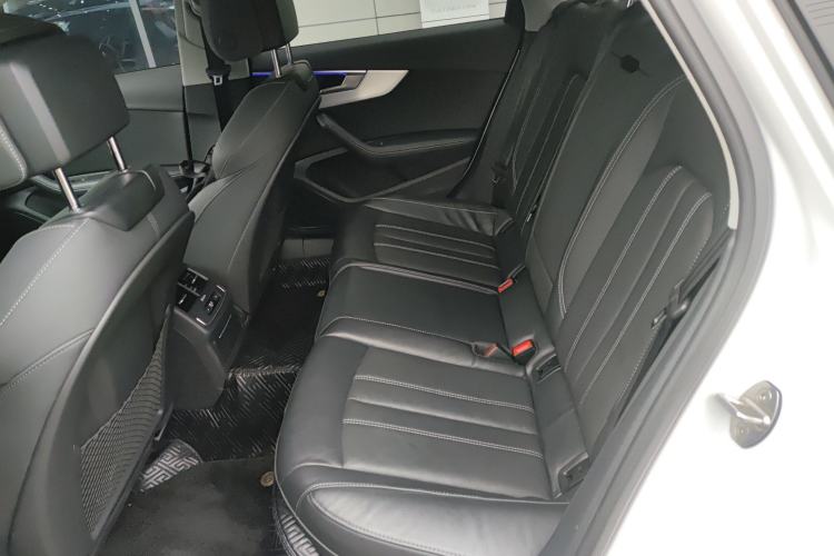 Used Audi A4L 2022 40 TFSI Luxury Dynamic Model