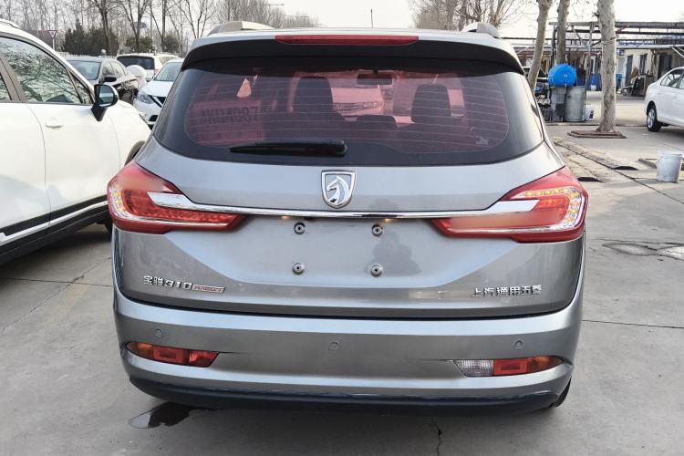 Used Baojun 310W 2017 1.5L Manual Fashion Model China V
