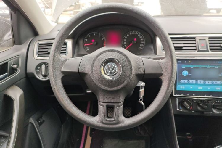 Used Volkswagen Santana 2015 1.6L Manual Comfort Edition
