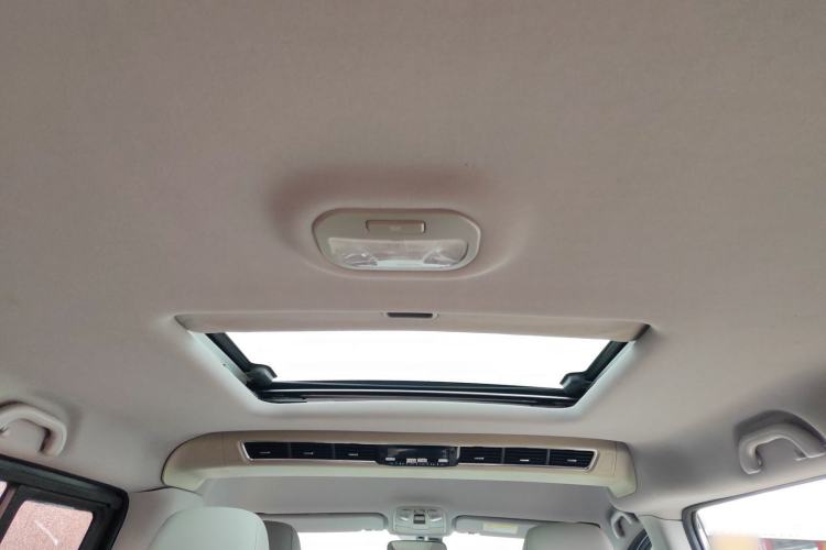 Used  M4 2016 2.0L Manual Luxury Smart Version