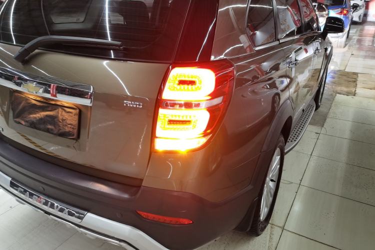 Used Chevrolet Captiva 2015 2.4L 4x4 Flagship Edition 7-Seater
