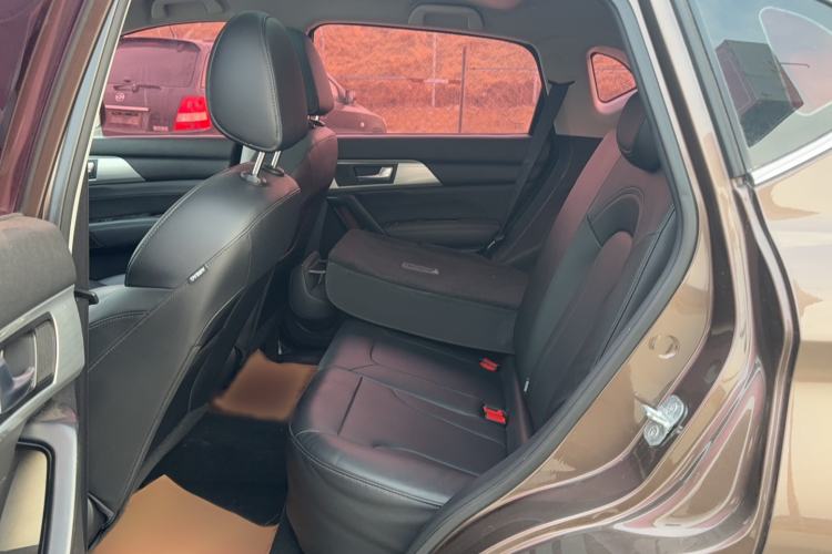 Used Haval H2 2018 Chuanxiang Edition Red Badge 1.5T Manual Two-Wheel Drive Fashionable Model
