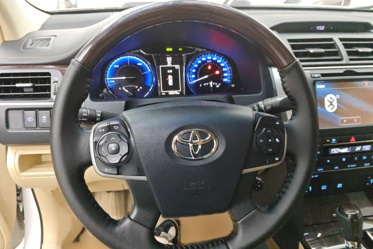 Used Toyota Camry 2016 Dual-Engine 2.5 HG 10th Anniversary Deluxe Navigation Edition
