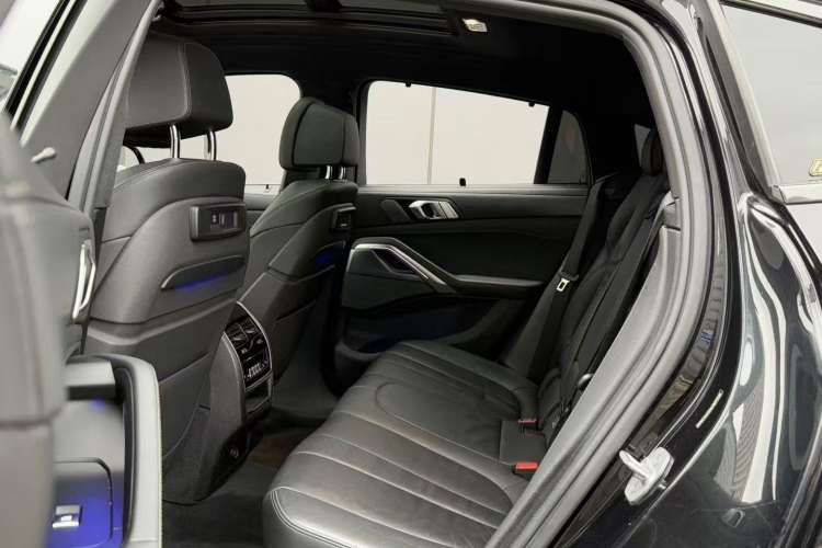 Used BMW X6 2020 xDrive40i Luxury Model with M Sport Package
