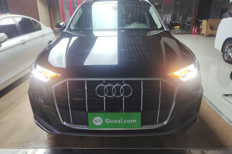 Used Audi Q7 2022 55 TFSI quattro S line Sport model
