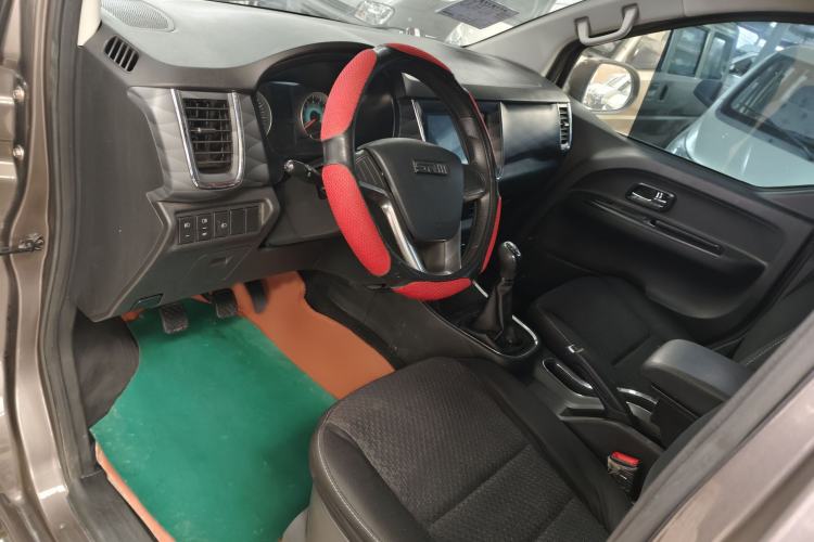 Used Jinbei Gold Hiace 2021 2.0L Passenger Van Engineering Lion Central Air Conditioning Version 9 Seats