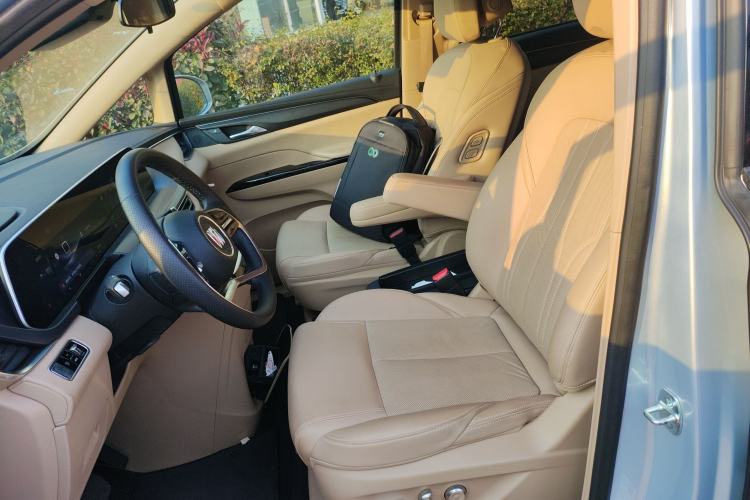 Used Buick GL8 New Energy 2025 Lu Shang Luxury Edition 7-Seater