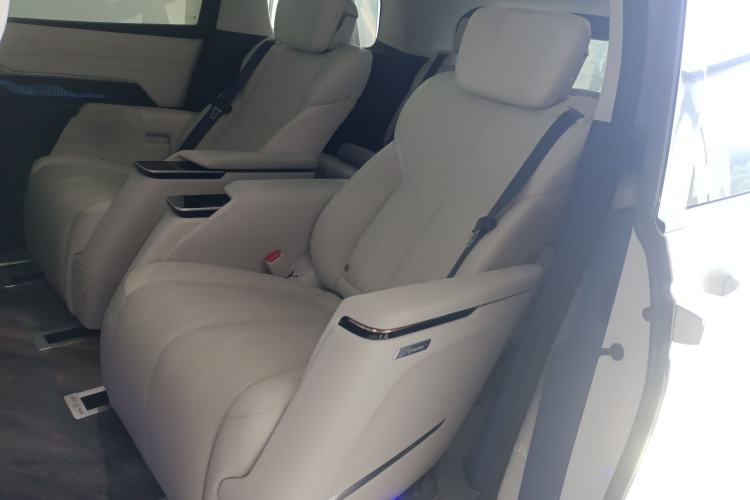 Used Buick Century 2023 2.0T Seven-Seater Yinshi Edition
