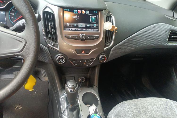 Used Chevrolet Cruze 2018 320 Automatic Pioneer Sunroof Edition
