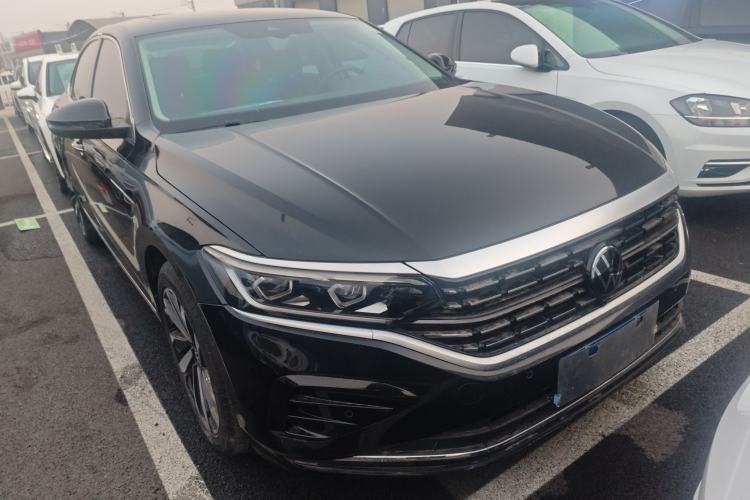 Used Volkswagen Passat 2023 Facelift 330TSI Luxury Edition
