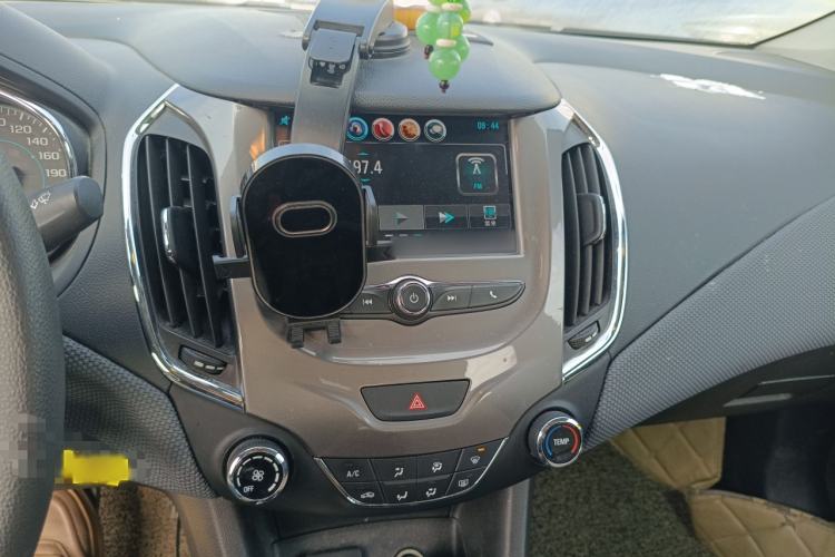 Used Chevrolet Cruze 2017 1.5L Automatic Pioneer Sunroof Edition
