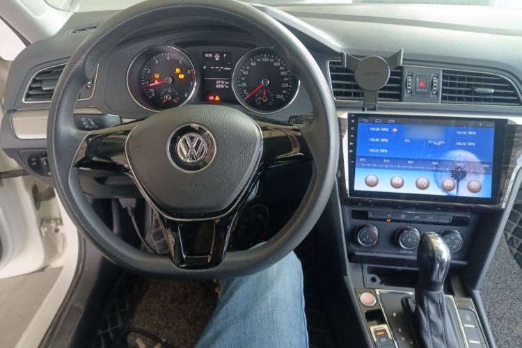 Used Volkswagen Lamando 2015 230TSI DSG Fashion Edition
