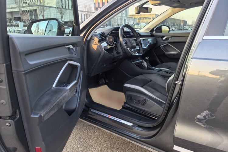 Used Audi Q3 2021 35 TFSI Fashion Dynamic Model
