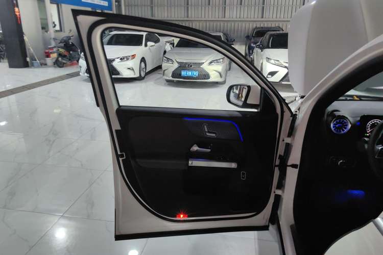 Used Mercedes-Benz GLB 2024 Refresh GLB 220 Dynamic Edition
