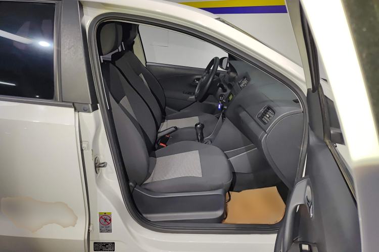 Used Volkswagen Polo 2016 1.4L Manual Fashion Model