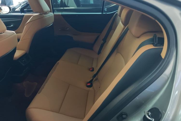 Used Lexus ES 2022 200 Excellence Edition
