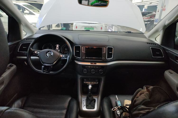 Used Volkswagen Sharan 2016 280TSI Enjoyment Model 7-Seater
