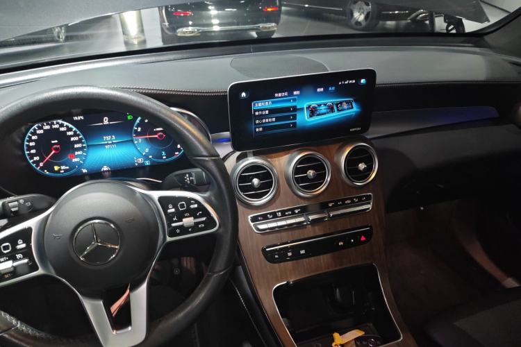 Used Mercedes-Benz GLC 2021 GLC 300 L 4MATIC Dynamic Model
