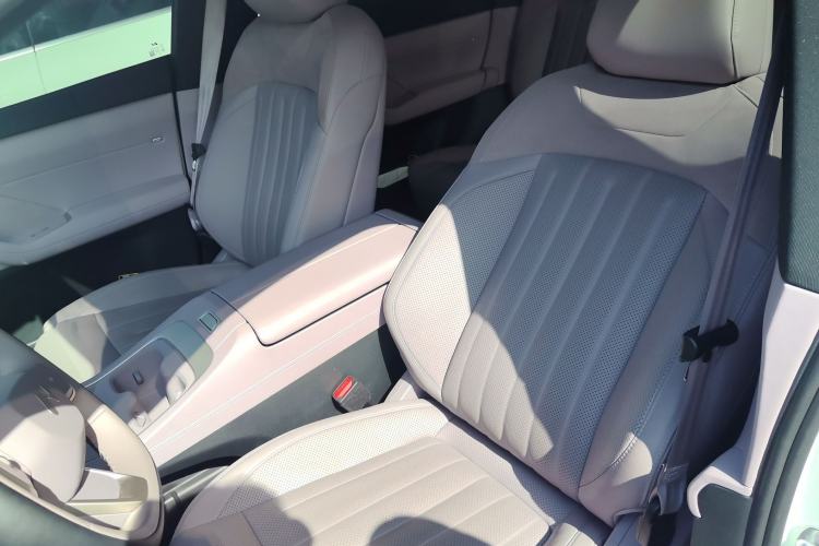 Used ONVO L60 2024 60 kWh Rear-Drive Version