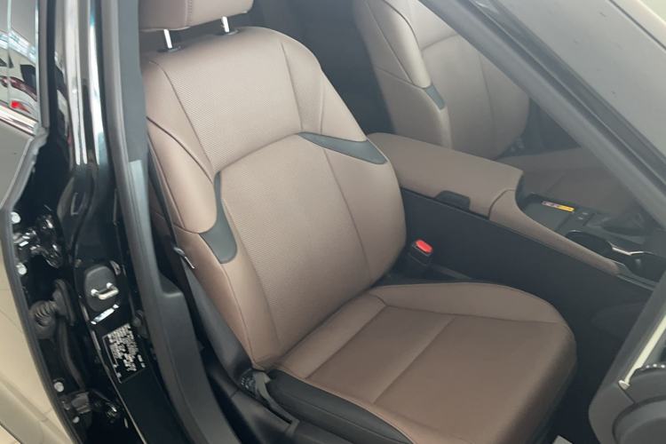 Used Lexus ES 2024 200 Premium Edition
