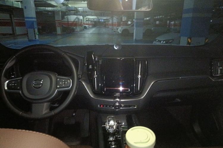 Used Volvo XC60 2025 B5 4x4 Smart Luxury Edition
