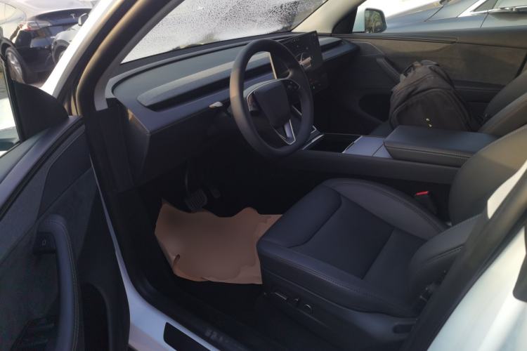 Used Tesla Model Y 2025 Updated Version Long-Range All-Wheel Drive
