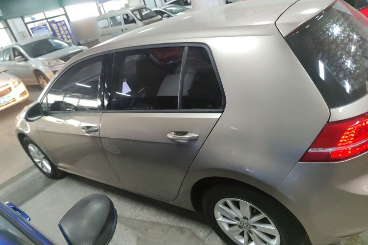 Used Volkswagen Golf 2016 1.6L Automatic Fashion Model
