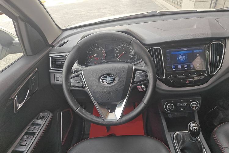 Used FAW Senya R7 2017 1.6L Manual Luxury Model
