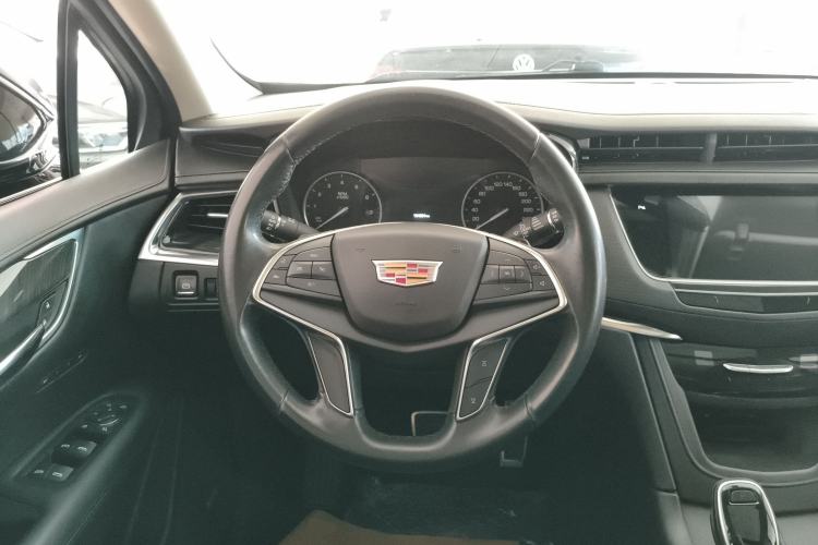 Used Cadillac XT5 2018 25T Luxury Model