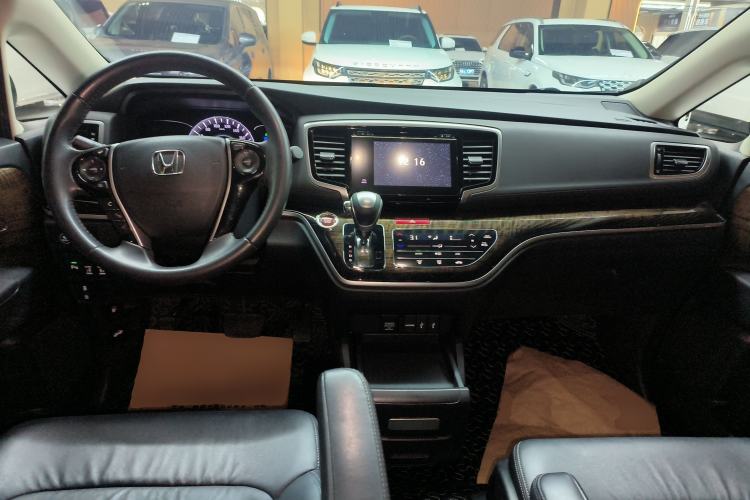 Used Honda Odyssey 2015 Updated Version 2.4L Smart Edition