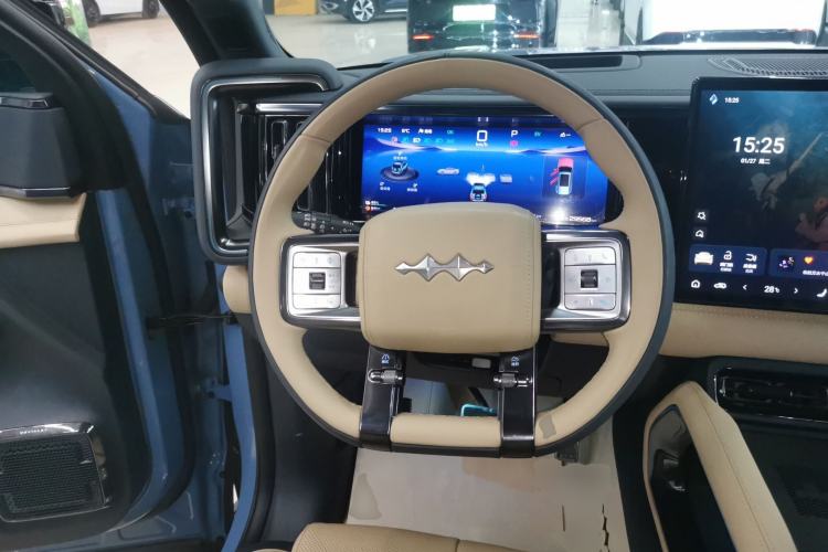 Used  Leopard 5 2023 Navigator Edition
