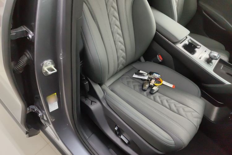 Used BYD Song L DM-i 2025 Intelligent Driving Version 112 km Beyond-Range Type
