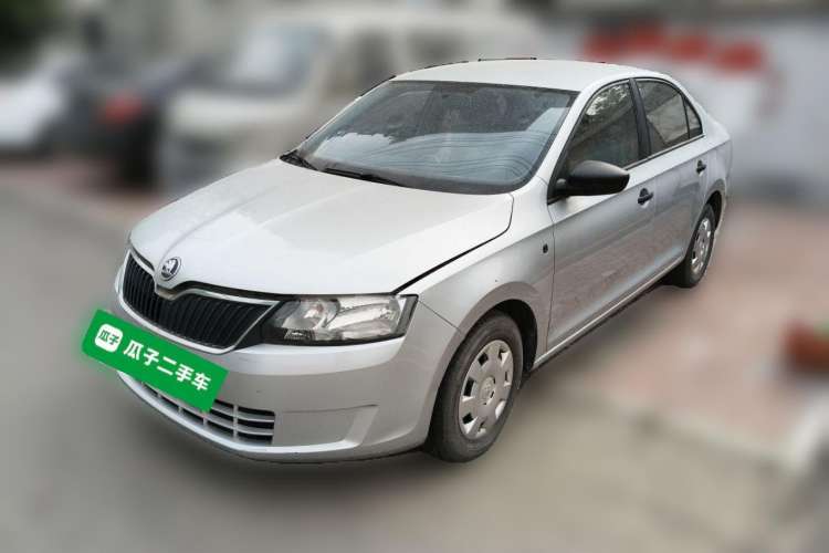 Used Skoda Rapid 2013 1.6L Manual Enjoyment Model
