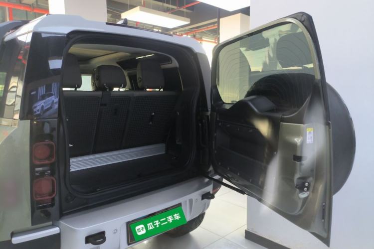 Used Land Rover Defender 2021 90 P400 Classic Reproduction Edition