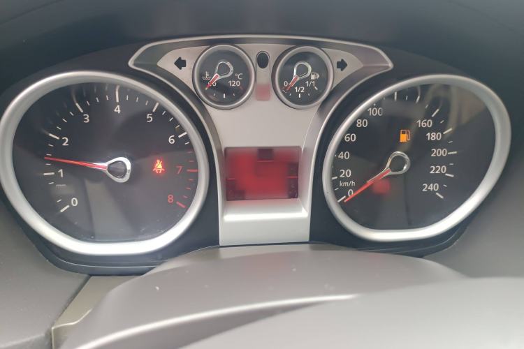 Used Ford Focus 2013 Sedan Classic 1.8L Manual Base Model
