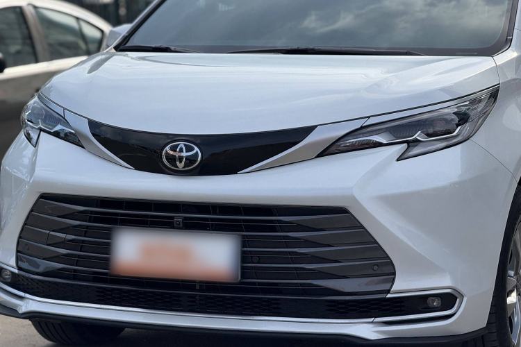 Used Toyota Sienna 2024 2.5L Hybrid Four-Wheel Drive Prestige Edition
