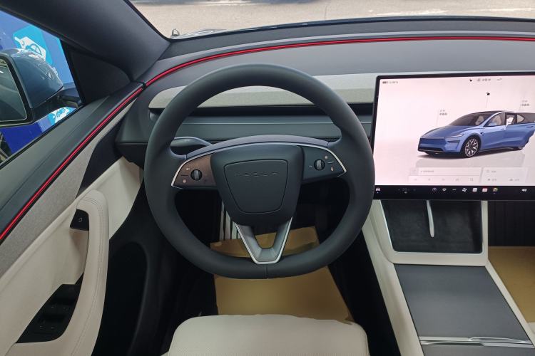 Used Tesla Model Y L 2025 Long-Range All-Wheel-Drive Version
