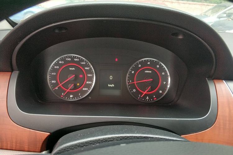 Used SAIC MAXUS G10 2016 2.0T Automatic Elite Edition
