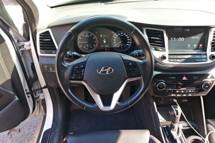 Used Hyundai Tucson 2015 1.6T Dual-Clutch Two-Wheel-Drive Smart Model
