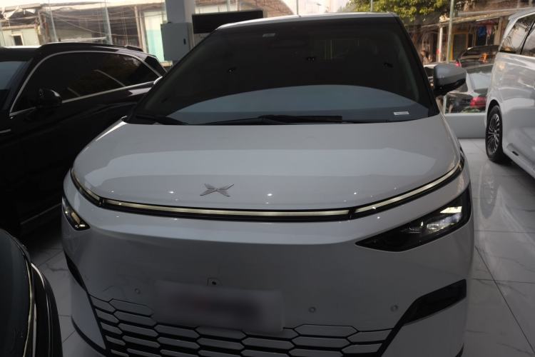 Used XPeng X9 2024 702 Ultra-Long Range Max

